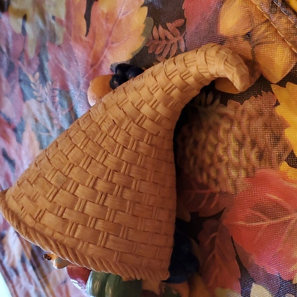 Fall cornucopia - Picture 4 of 6